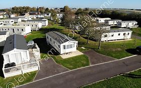 Jenner Family Holiday Homes At Tattershall Lakes
