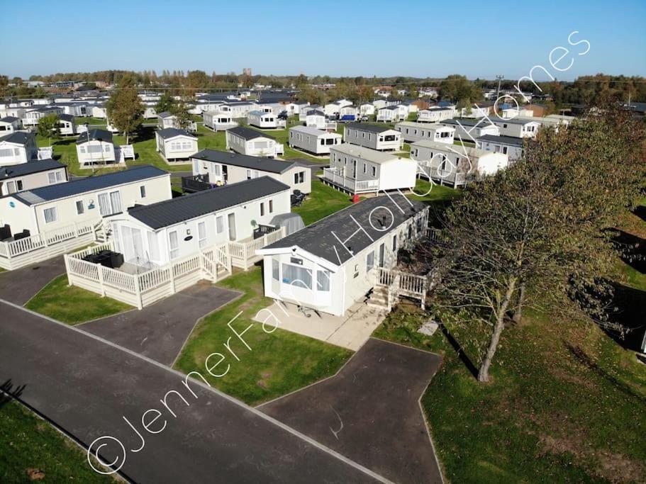 Jenner Family Holiday Homes At Tattershall Lakes Dogdyke Exterior photo